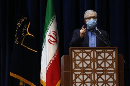 كرونا حداقل ۳ سال گرفتارمان می كند و هر ۶ ماه یكبار باید واكسن بزنیم