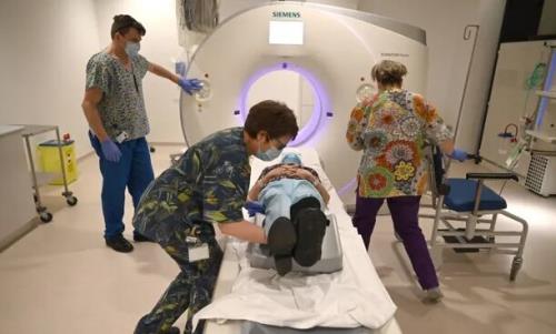 تاخیر در عرضه خدمات درمانی سرطان به اقلیت های قومی در انگلیس