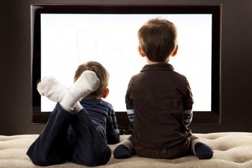 تماشای زیاد صفحه نمایشگر نشانه اولیه اوتیسم و بیش فعالی در کودکان