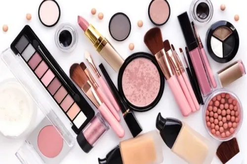 وجود ترکیبات شیمیایی غیر مجاز در بعضی محصولات آرایشی