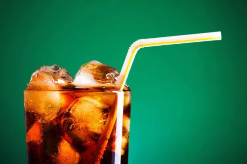 نوشابه های گازدار هیچ نقشی در بهبود حالت تهوع ندارند